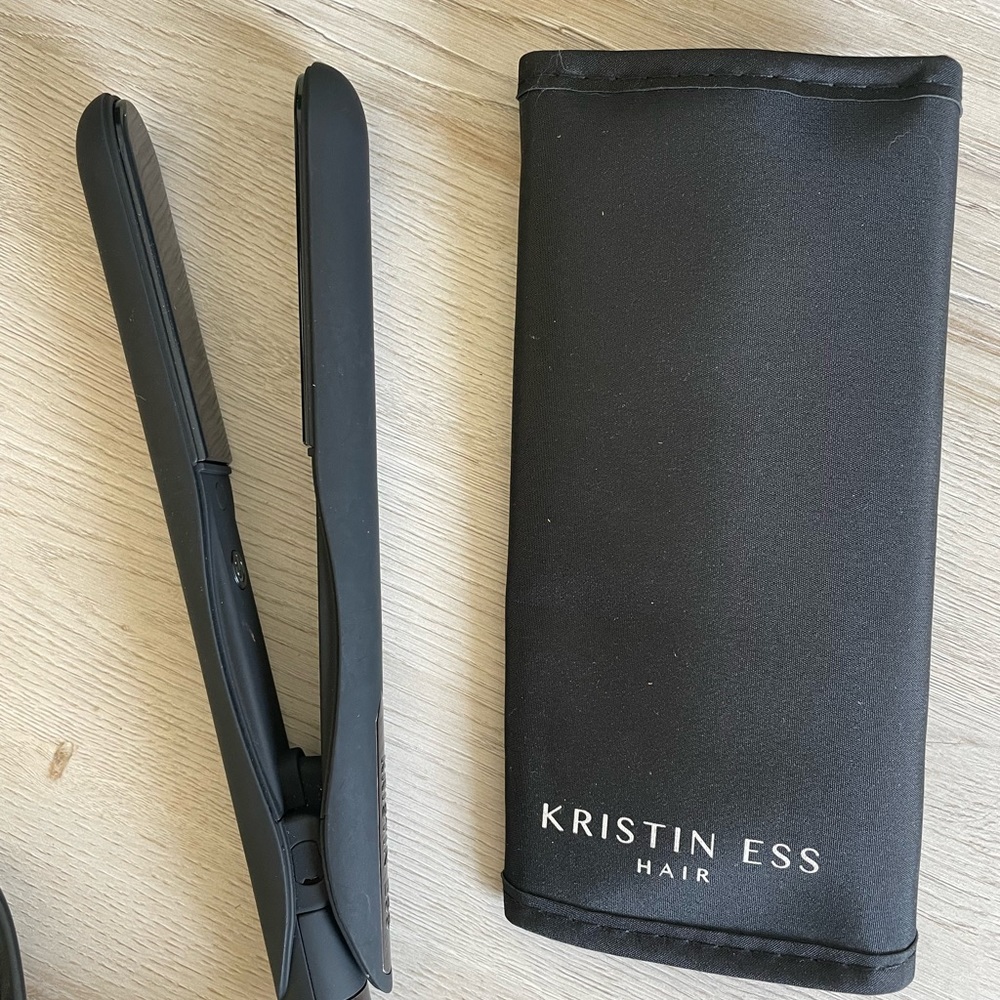NANOBLACK Defining + Detailing Mini Flat Iron Hair Straightener